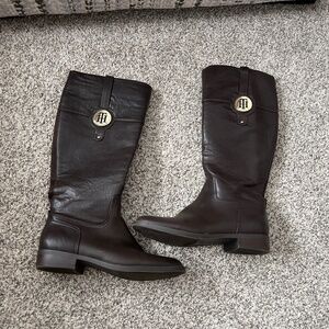 Tommy Hilfiger Boots Women’s 8.5M Gold Zipper